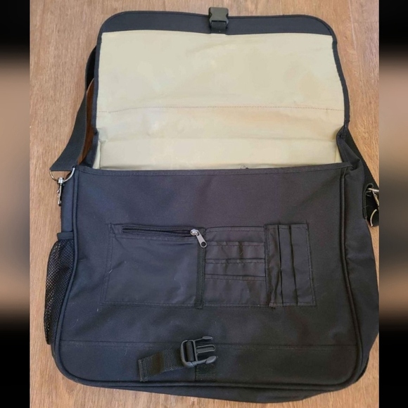 Tastefully Simple Laptop Tote Bag 14x18 - Picture 5 of 6